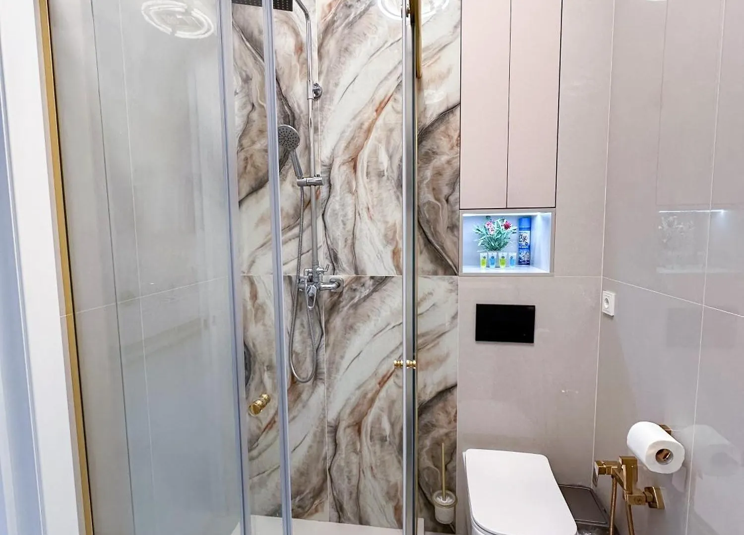 Элегантная Студия Возле Мега Парк Almaty Apartment
